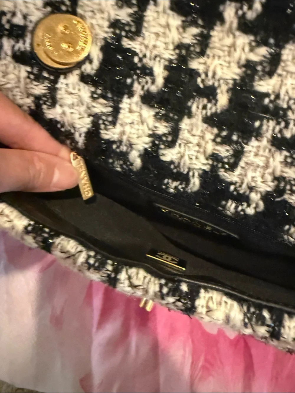 Black & White Houndstooth Tweed Chain Shoulder Bag